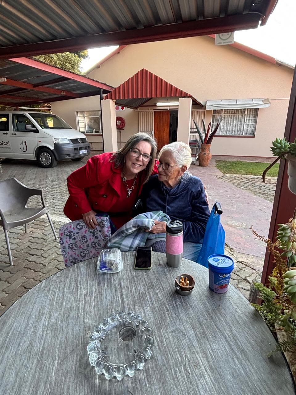 Blankets handed out room by room at Avondrus Frail Care Centre